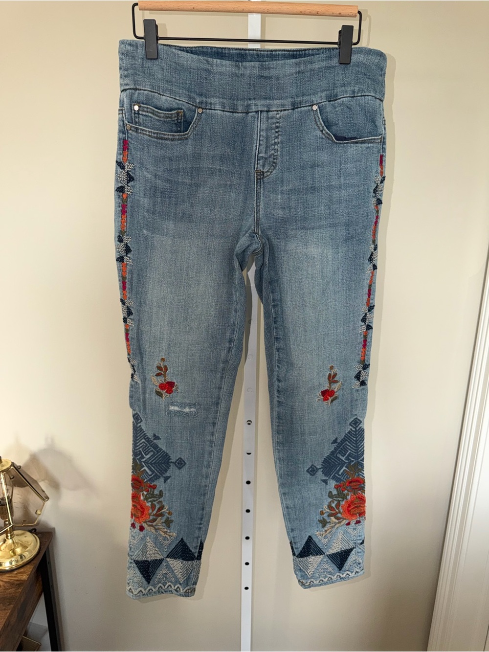Tru Luxe Embroidered Skinny Jeans Size 8 Floral Boho Stretch Denim